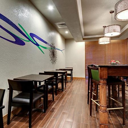 Holiday Inn Express Marshfield - Springfield Area By Ihg Exterior foto