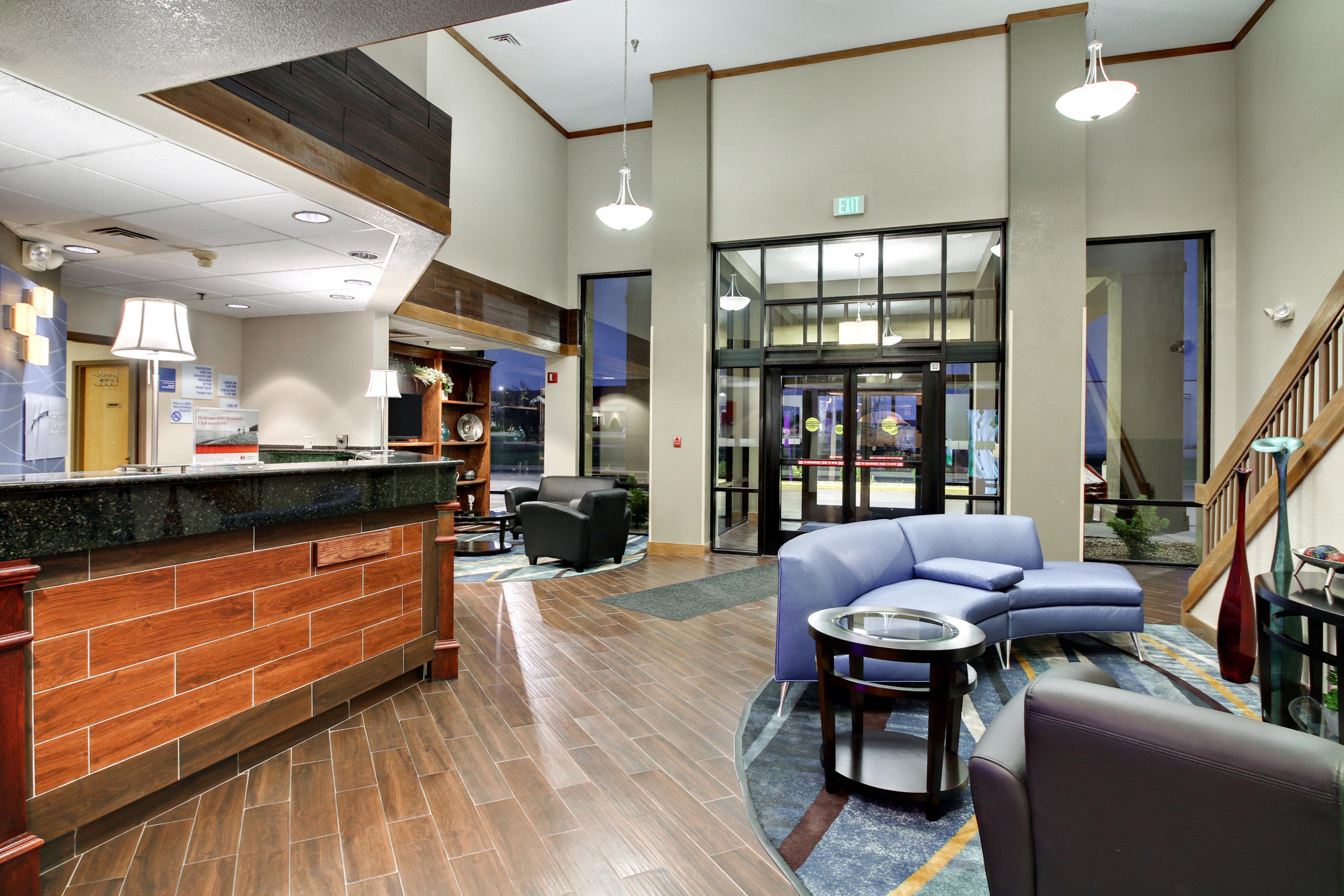 Holiday Inn Express Marshfield - Springfield Area By Ihg Exterior foto