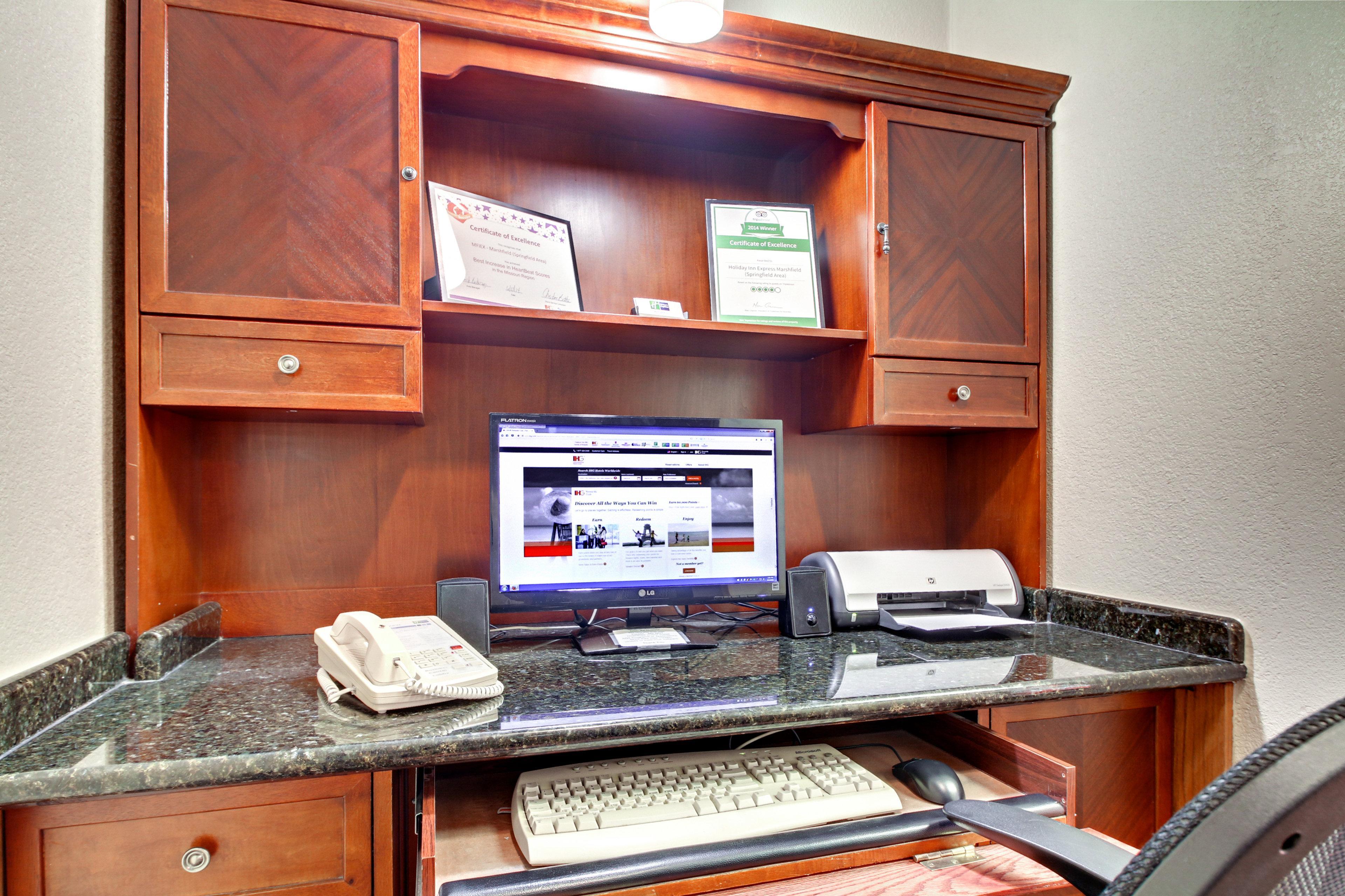 Holiday Inn Express Marshfield - Springfield Area By Ihg Exterior foto